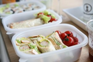 5 tips to pack a healthier lunch